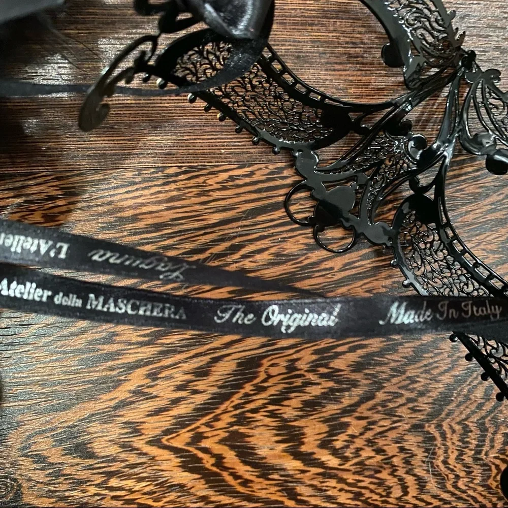 Laser Cut Venetian Black Metal Mask - Picture 5 of 5